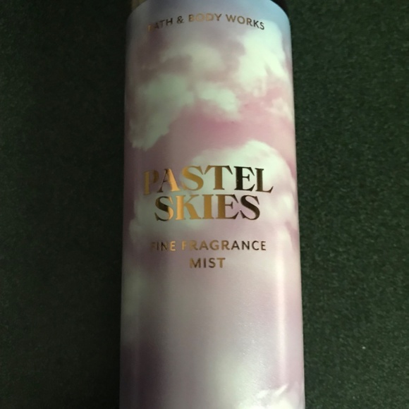 Bath & Body Works Pastel Skies Fine Fragrance Mist NWT - Picture 3 of 12